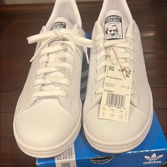 NWT Adidas Original Stan Smith White and Black Sneakers. Size 10 - Picture 2 of 11